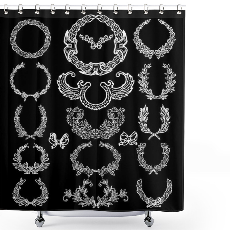 Personality  Laurel Wreath Set Shower Curtains