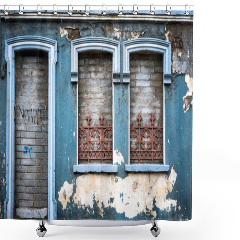 Personality  Old Abandoned Building Facade Shower Curtains