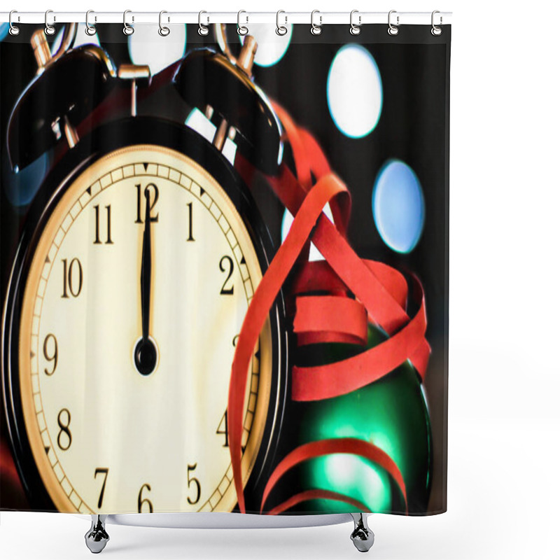 Personality  Christmas Decoration And New Year's Eve Celebration And Countdown Shower Curtains