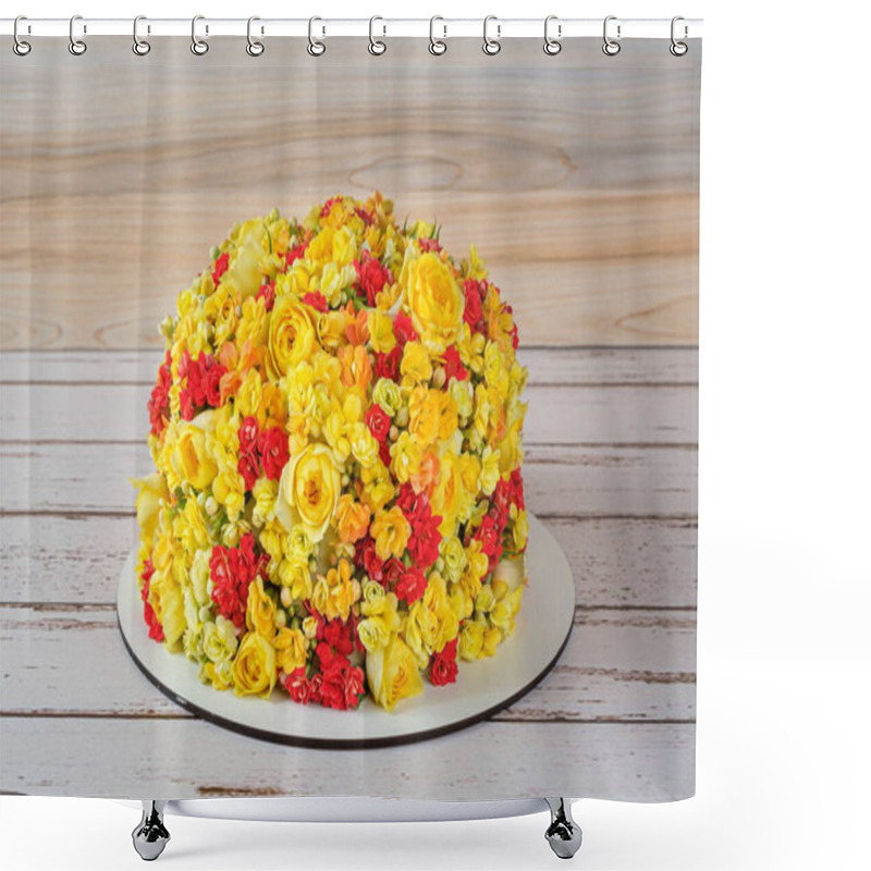 Personality  Vanilla Cake Decorated With Kalanchoes And Begonias Flowers. Shower Curtains