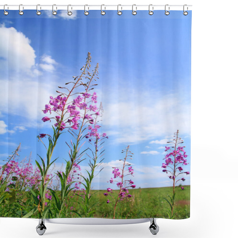 Personality  Summer Flowerses On Celestial Background Shower Curtains