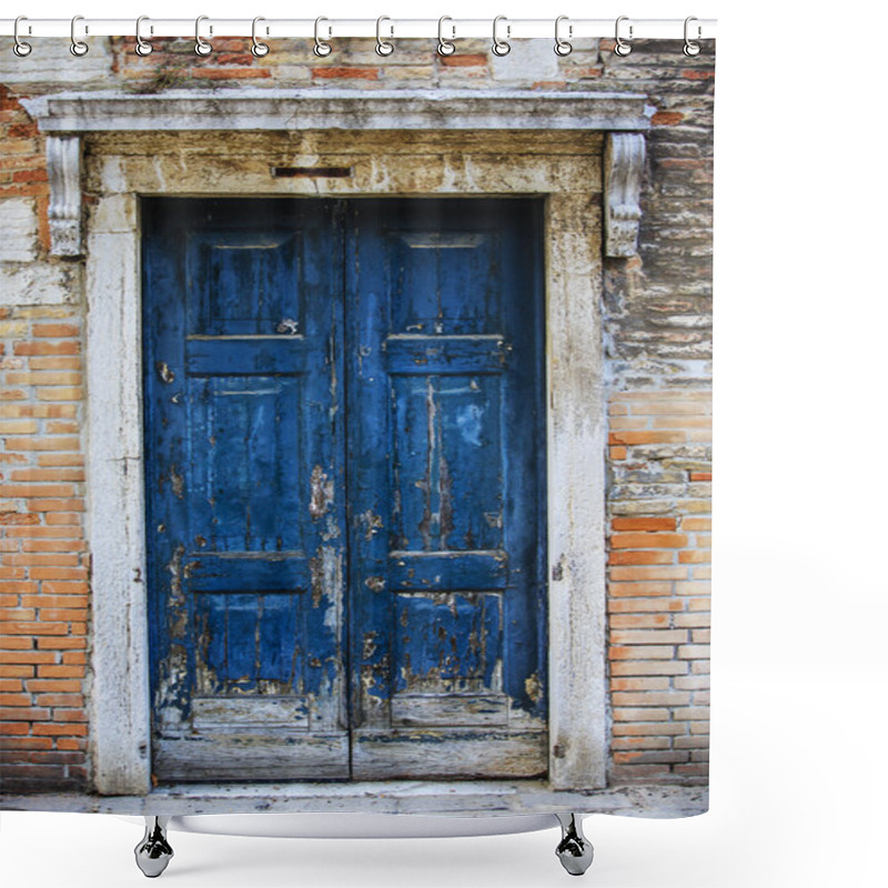 Personality  Old Front Door To House, Venice, Italy Shower Curtains