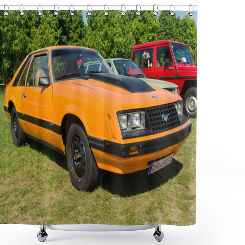 Personality  Car Ford Mustang (third Generation) Shower Curtains