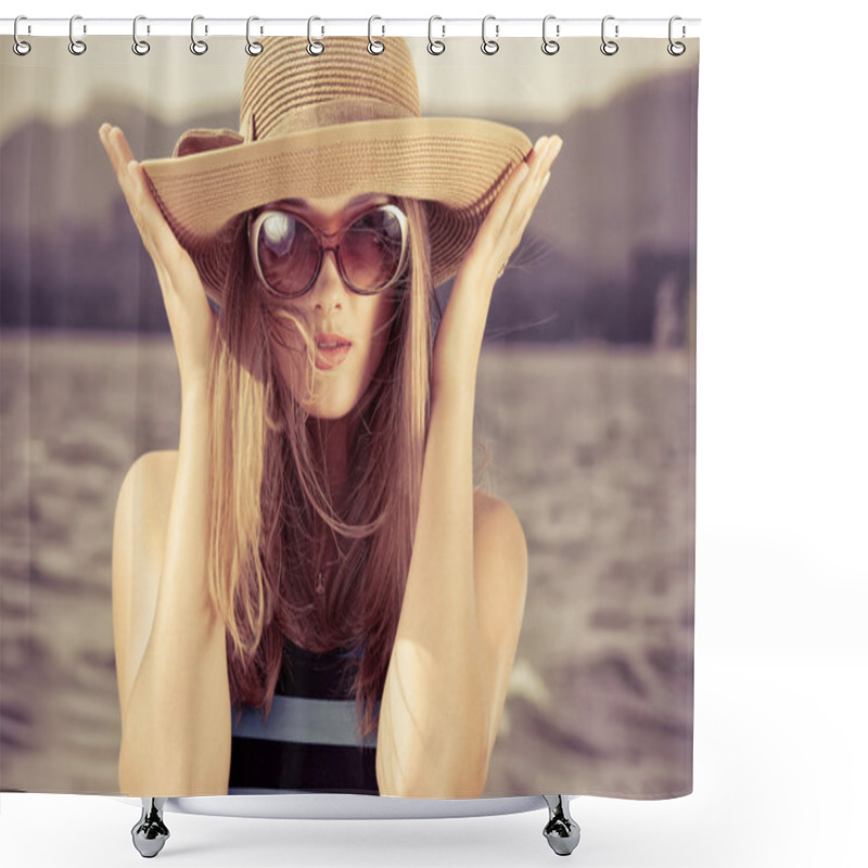 Personality  Romantic Hat Shower Curtains