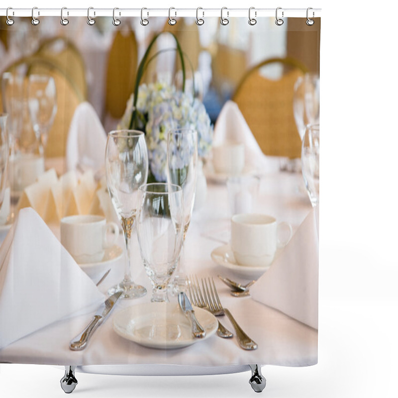 Personality  Elegant Banquet Wedding Table Setting Shower Curtains