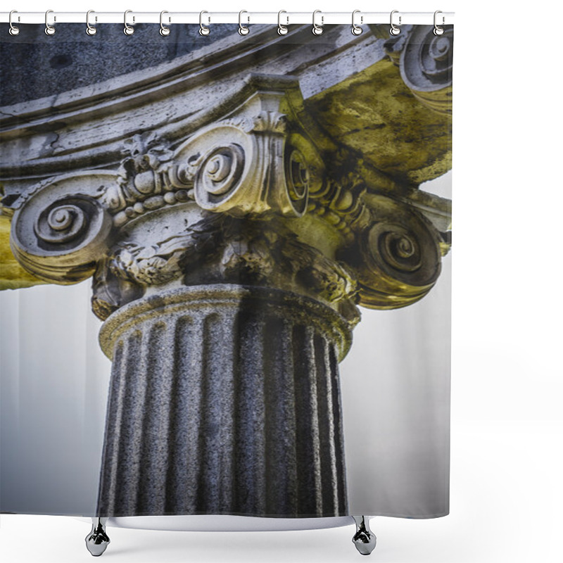 Personality  Greek-style Columns Shower Curtains