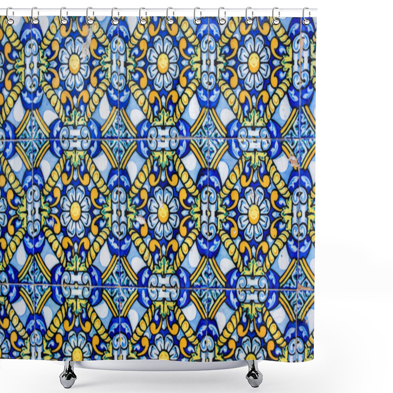 Personality  A Combination Of Classic Blue And White Ceramic Tiles With Geometric And Floral Motifs Shower Curtains