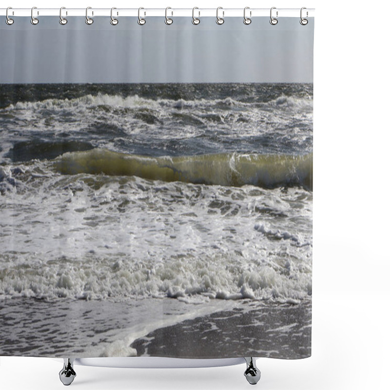 Personality  A Dynamic View Of Ocean Waves Crashing Onto A Sandy Beach, Showcasing Foamy Water, Textured Surf, And Natural Beauty Under Clear Daylight Shower Curtains