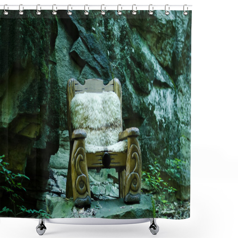 Personality  Empty Wooden Throne Shower Curtains