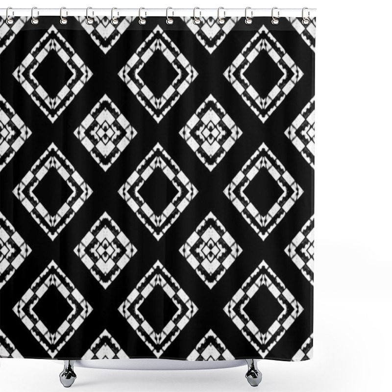 Personality  Black And White Abstract Geometric Pattern Shower Curtains