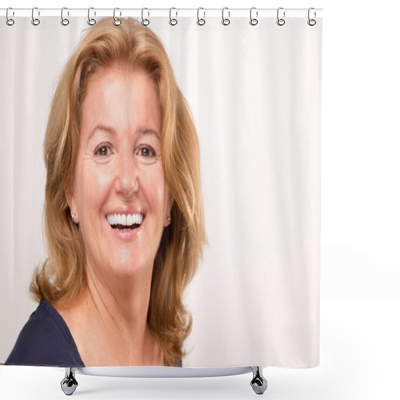 Personality  Blonde Lady Feels Good Shower Curtains