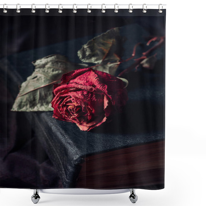 Personality  One Dry Rose Shower Curtains