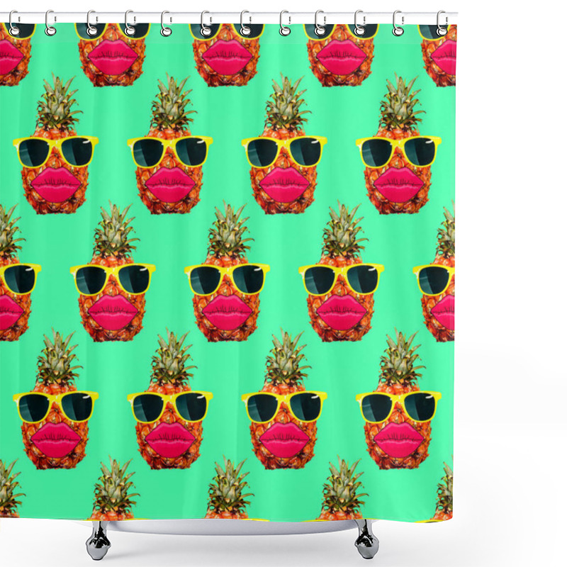 Personality  Seamless Fashion Pineapple Pattern.  Use For T-shirt, Greeting Cards, Wrapping Paper, Posters, Fabric Print. Minimal Flat Lay. Pop Art Shower Curtains