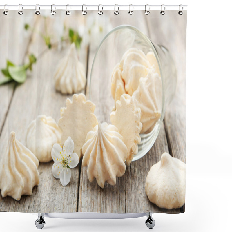 Personality  French Meringue Cookies With Glass Shower Curtains