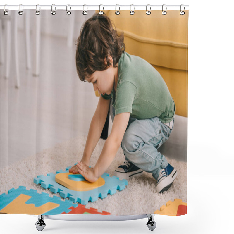 Personality  Cute Child In Green T-shirt Playing With Puzzle Mat Shower Curtains