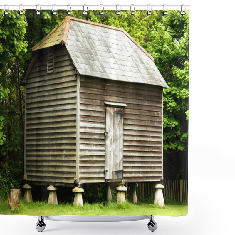 Personality  Raised Barn Shower Curtains