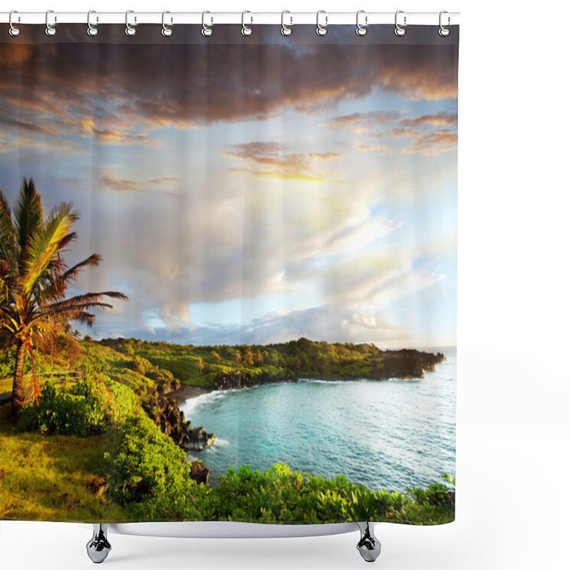 Personality  Hawaii Oahu Island Shower Curtains