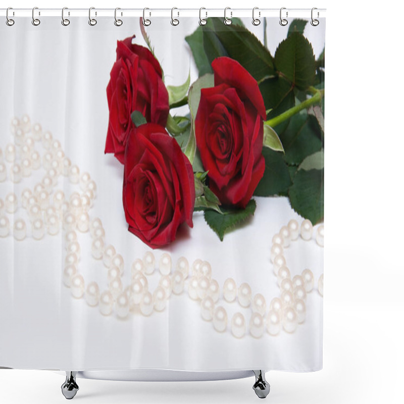 Personality  Roses And Pearl Beades Shower Curtains