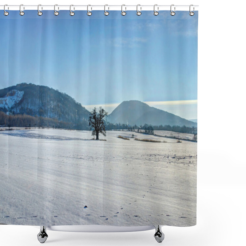 Personality  Lonely Tree Shower Curtains