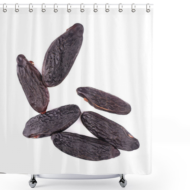 Personality  Tonka Beans Isolated On White Background. Bean Of Dipteryx Odorata, Cumaru Or Kumaru. Fresh Aroma Tonka Beans. Close-up. Top View. Shower Curtains