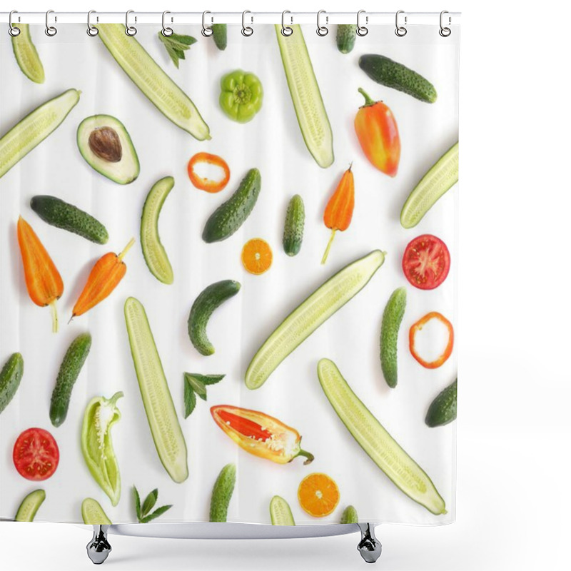 Personality  Seamless Pattern Of Fresh Tomatoes, Peppers, Avocados, Cucumbers And Green Basil Isolated On White Background, Top View Shower Curtains