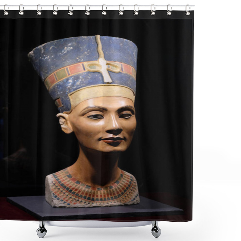 Personality  Saint-Petersburg / Russia - 09.13.2018: Nefertiti Bust Statue, Egypt Ancient, Egyptian Queen. Exhibition In The Peter And Paul Fortress Shower Curtains