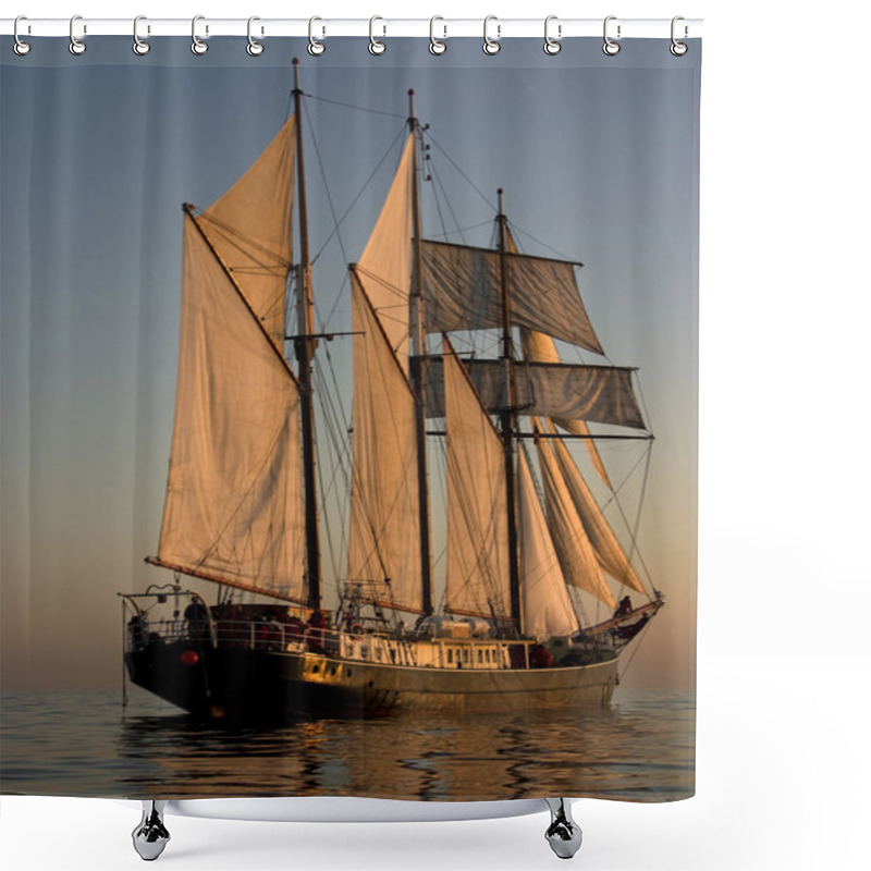 Personality  Sailing Shower Curtains