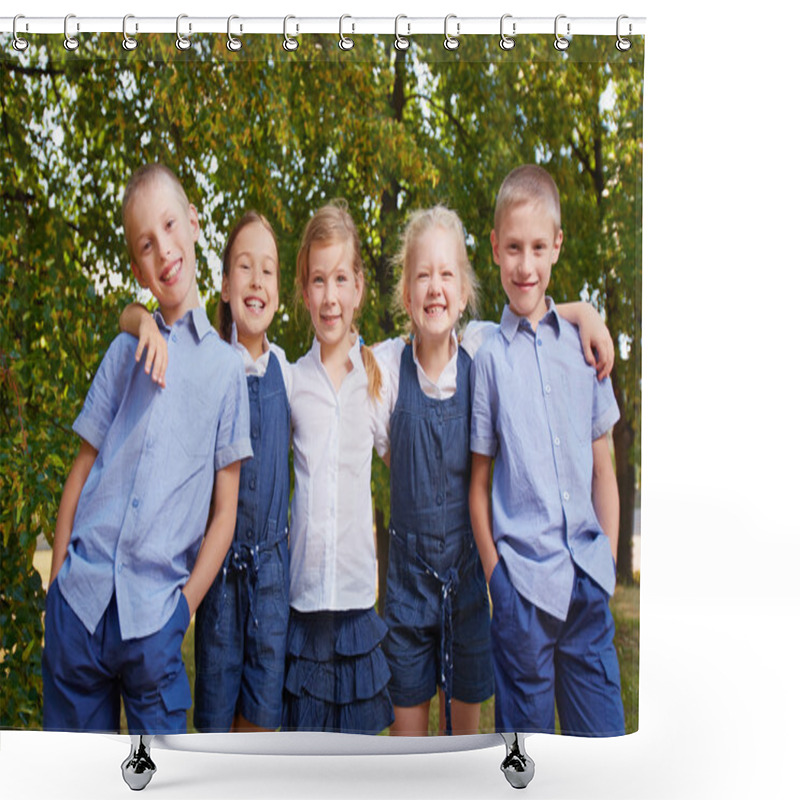 Personality  Friendly Pupils Shower Curtains