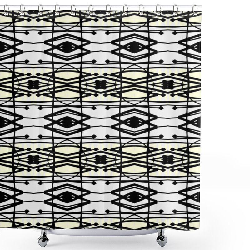 Personality  Geometric Art Deco Pattern With Thick Black Lines Shower Curtains