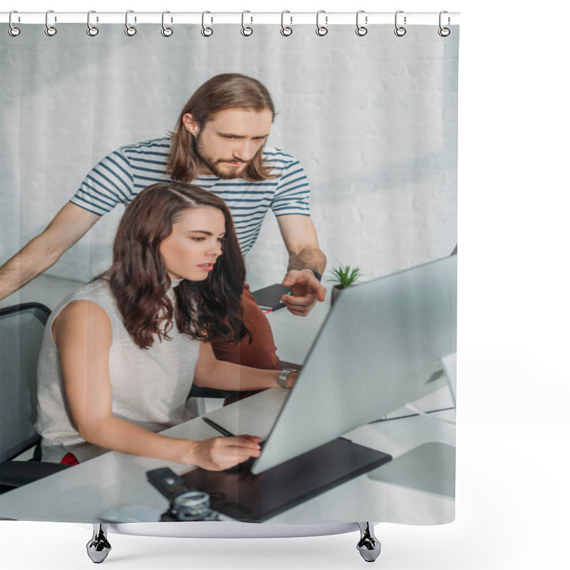 Personality  Bearded Art Editor Pointing With Finger At Computer Monitor Near Attractive Woman  Shower Curtains