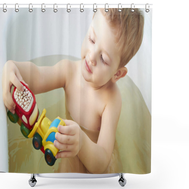 Personality  Little Boy Plays Toys In Bathroom Shower Curtains