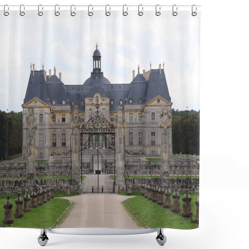 Personality  Vaux-le-Vicomte Shower Curtains