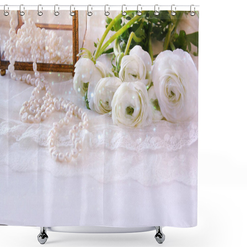 Personality  White Delicate Lace Fabric And Flowers Shower Curtains