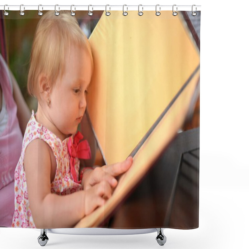 Personality  Baby Having Breakfast Shower Curtains