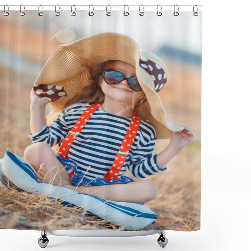 Personality  The Happy Little Girl In A Big Hat Shower Curtains