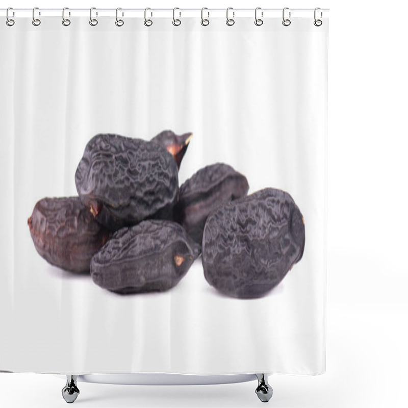 Personality  Tonka Beans Isolated On White Background. Bean Of Dipteryx Odorata, Cumaru Or Kumaru. Fresh Aroma Tonka Beans. Shower Curtains