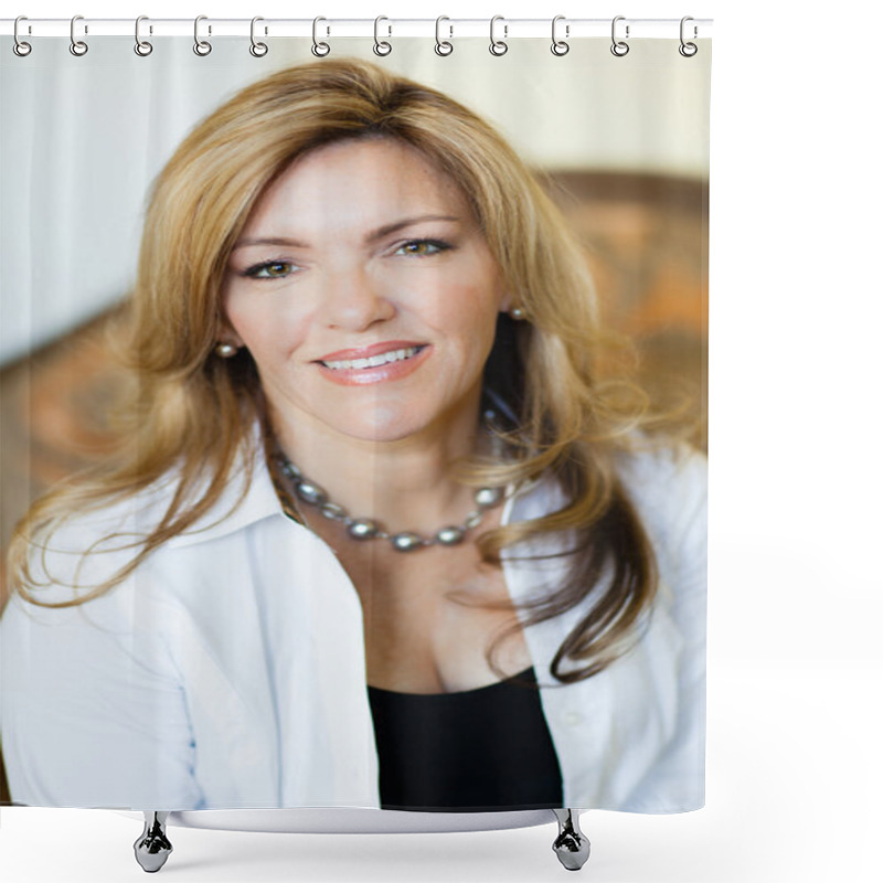 Personality  Pretty Woman Headshot Shower Curtains