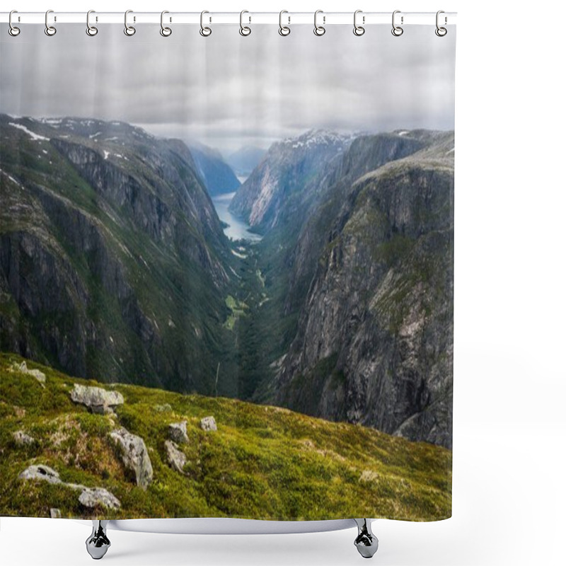 Personality  Mountains Shower Curtains