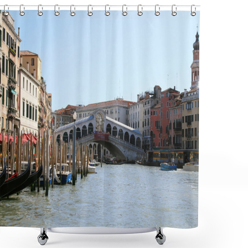 Personality  Rialto Bridge Shower Curtains