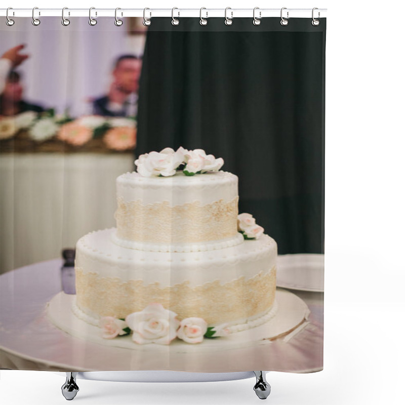 Personality  Luxury Decorated Wedding Cake On The Table Shower Curtains