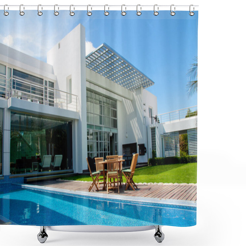 Personality  Luxury Home With A Garden Shower Curtains