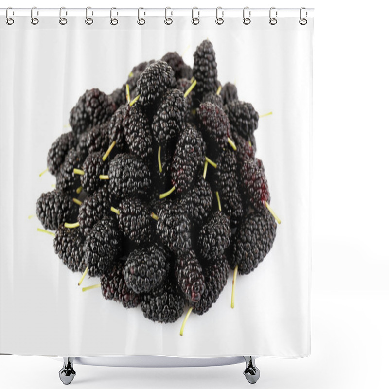 Personality  Fresh Mulberry Isolated On White Shower Curtains