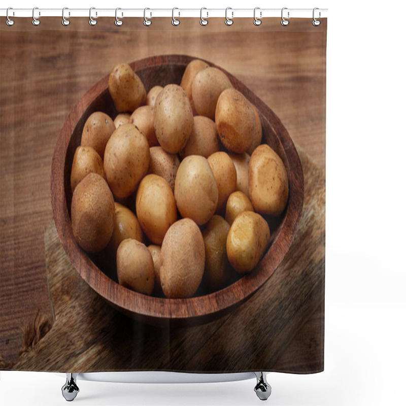 Personality  A Wooden Bowl Filled With Fresh Small Potatoes Is Centered On A Rustic Wooden Table, Showcasing Their Earthy Tones And Varied Sizes In Natural Light. Shower Curtains