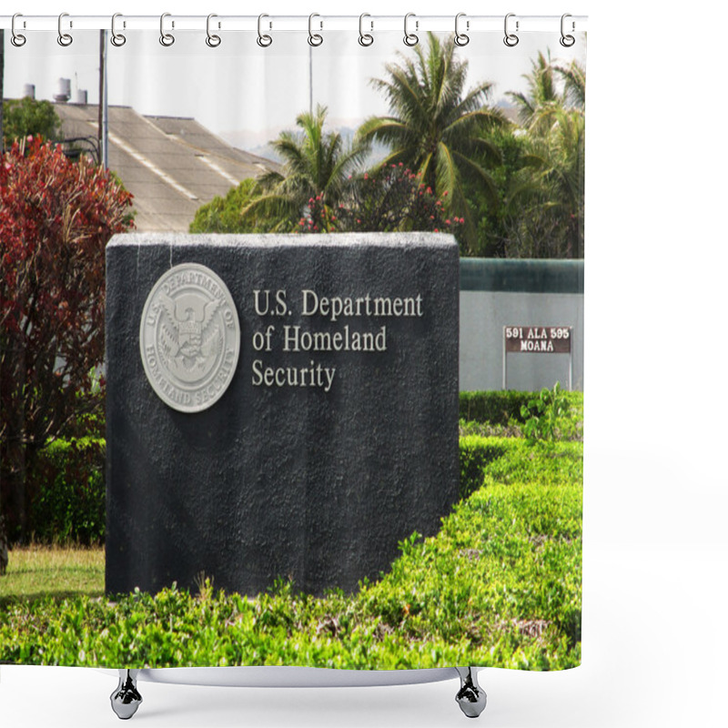 Personality  US Department Of Homeland Security - Sign Shower Curtains