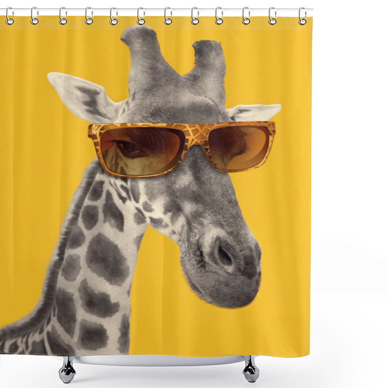 Personality  Portrait Of A Giraffe With Hipster Sunglasses Shower Curtains