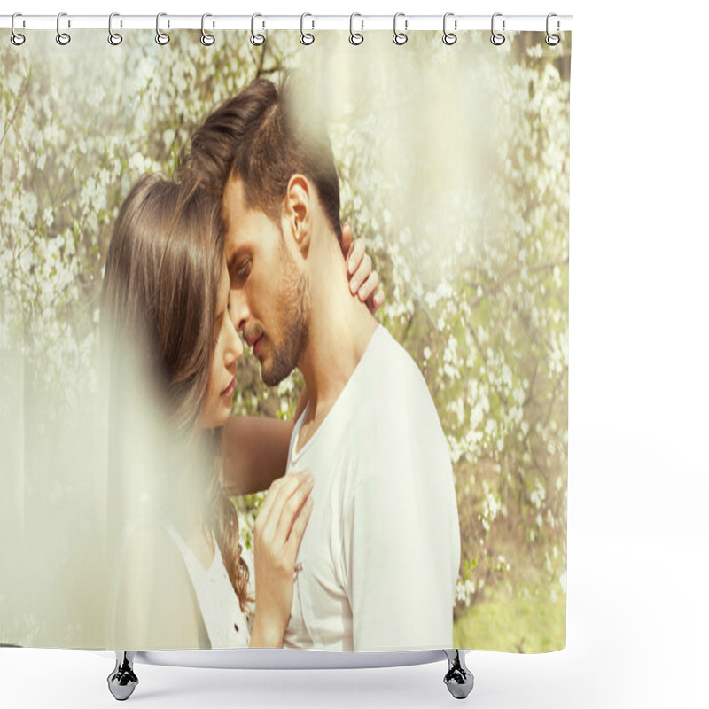 Personality  Beautiful Kissing Couple Shower Curtains