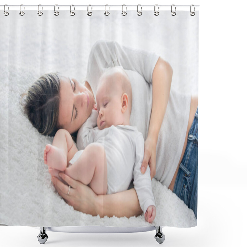 Personality  Mother And Her Baby Son, Sleeping On A Big Bed, Soft Back Light Shower Curtains