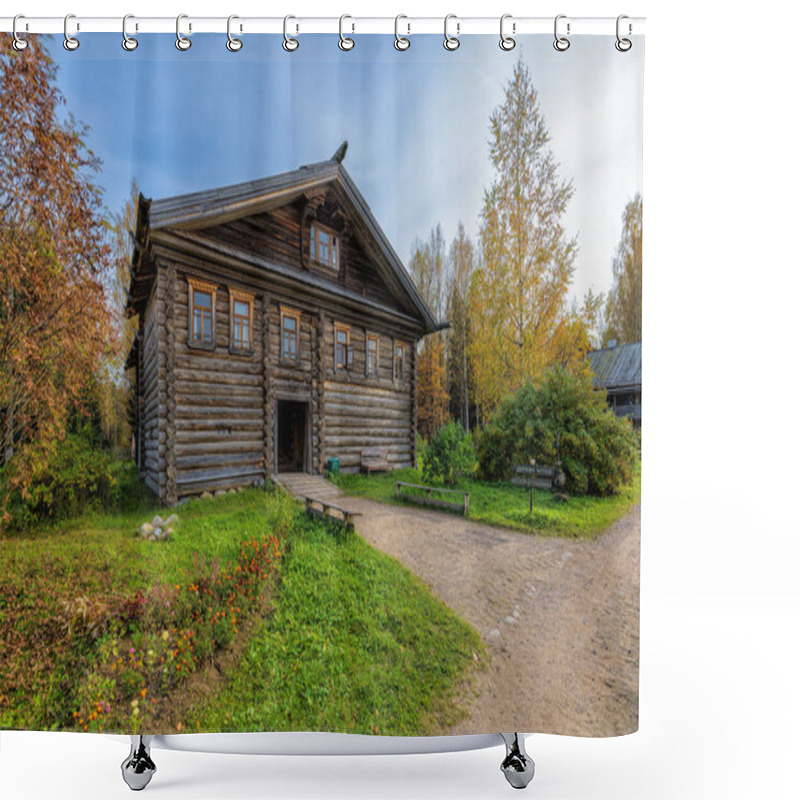 Personality  VERKHNIYE MANDROGI, RUSSIA - Oct 03, 2020: Example Of Well Preserved Typical Northern Russia Ancient Wooden Log Farmhouse In A Craft And Museum Tourist Centre Verkhniye Mandrogi. Shower Curtains