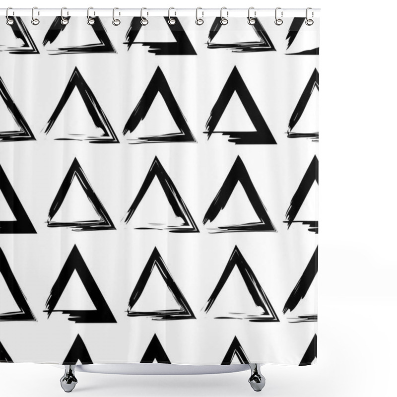 Personality  Seamless Vector Black And White Background Of Hand Drawn Triangles. Lines Textures Of Pen. Textile Rapport. Shower Curtains