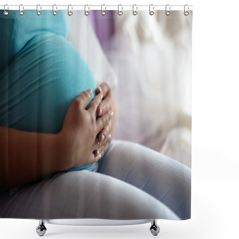 Personality  Young Mother's Pregnant Belly Shower Curtains